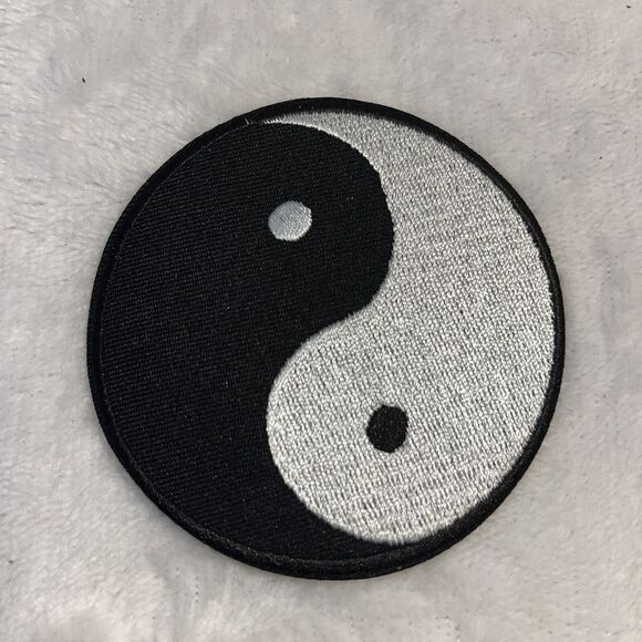 Ying Yang Patch 3” Embroidered Iron On  Sew  Marital Arts Karate Taichi Chinese - Picture 1 of 2